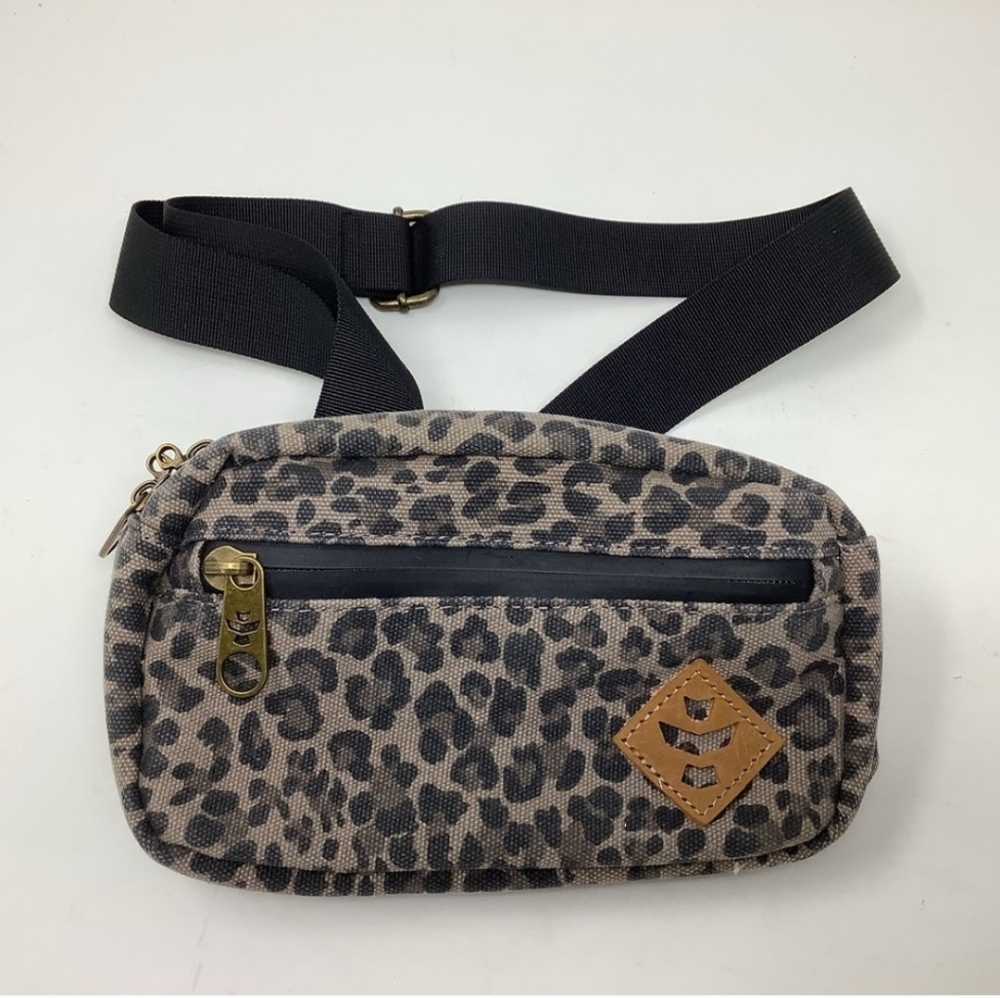 REVELRY Companion fanny paxk SMELL PROOF